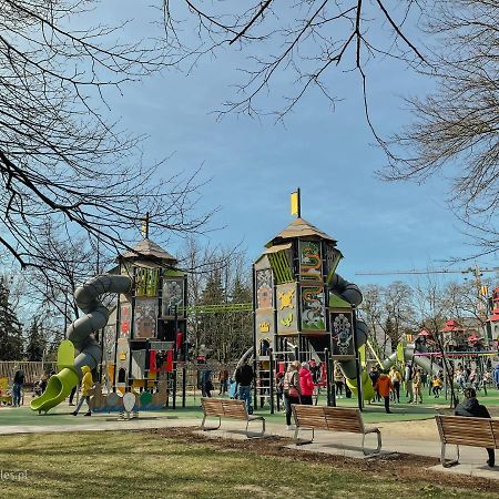 Juna - Nowoczesny Apartament W Centrum Z Widokiem Na Park Pruszków Eksteriør bilde