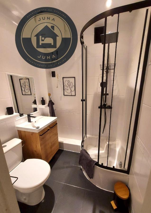Juna - Nowoczesny Apartament W Centrum Z Widokiem Na Park Pruszków Eksteriør bilde