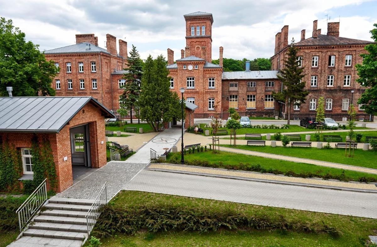 Juna - Nowoczesny Apartament W Centrum Z Widokiem Na Park Pruszków Eksteriør bilde