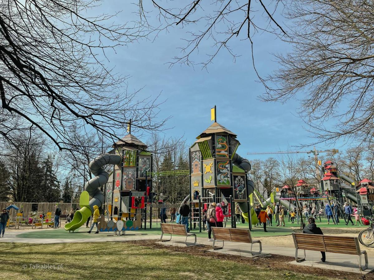 Juna - Nowoczesny Apartament W Centrum Z Widokiem Na Park Pruszków Eksteriør bilde